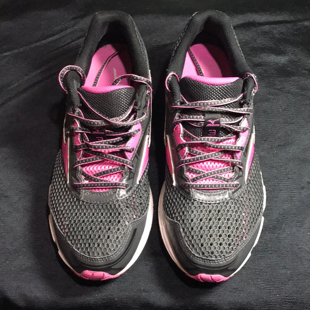 Mizuno Wave Legend 3 WMNS sz 10 Blk/Purple EUC